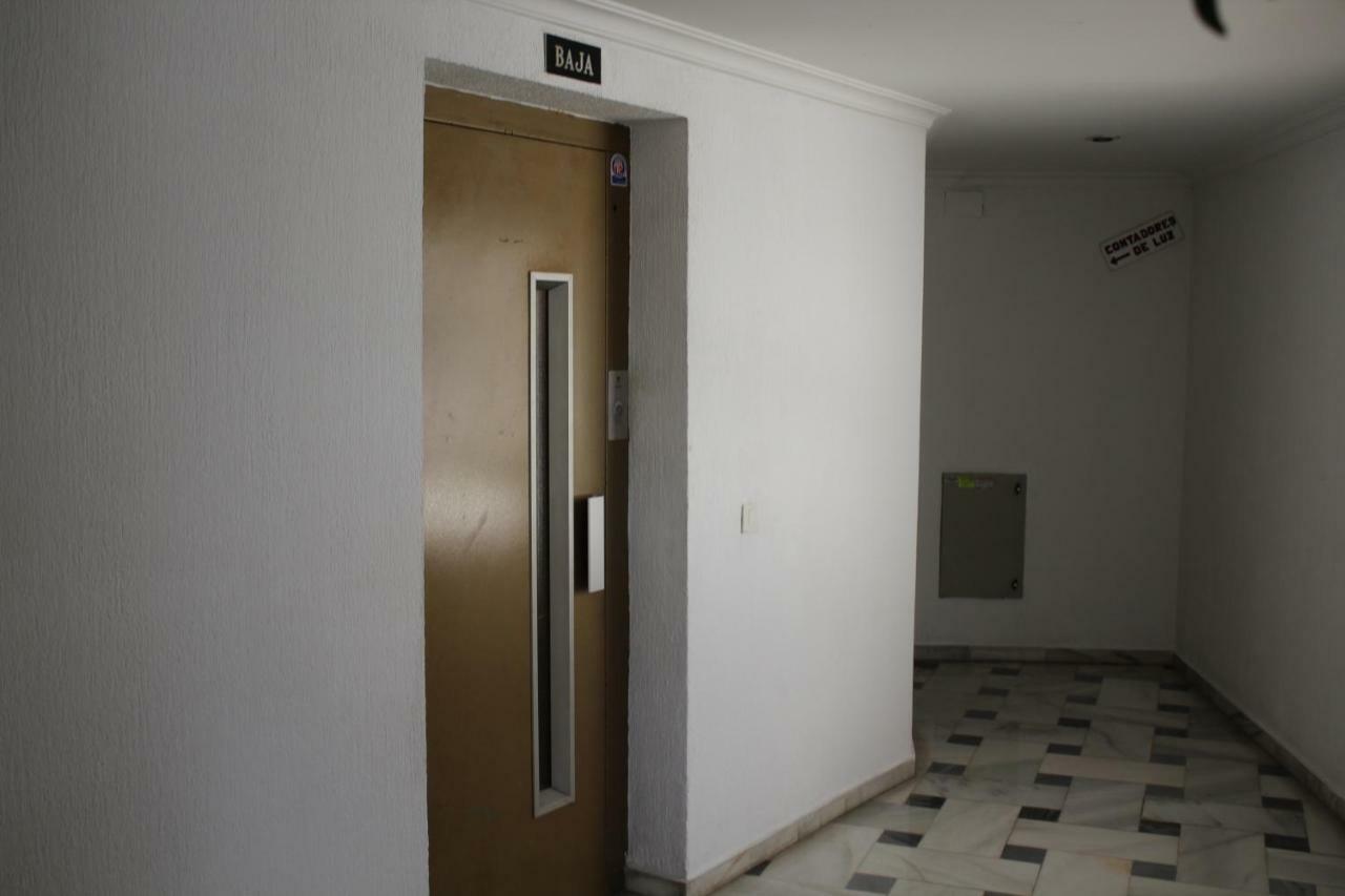 Apartamento Con Parking Gratuito Malaga Luaran gambar